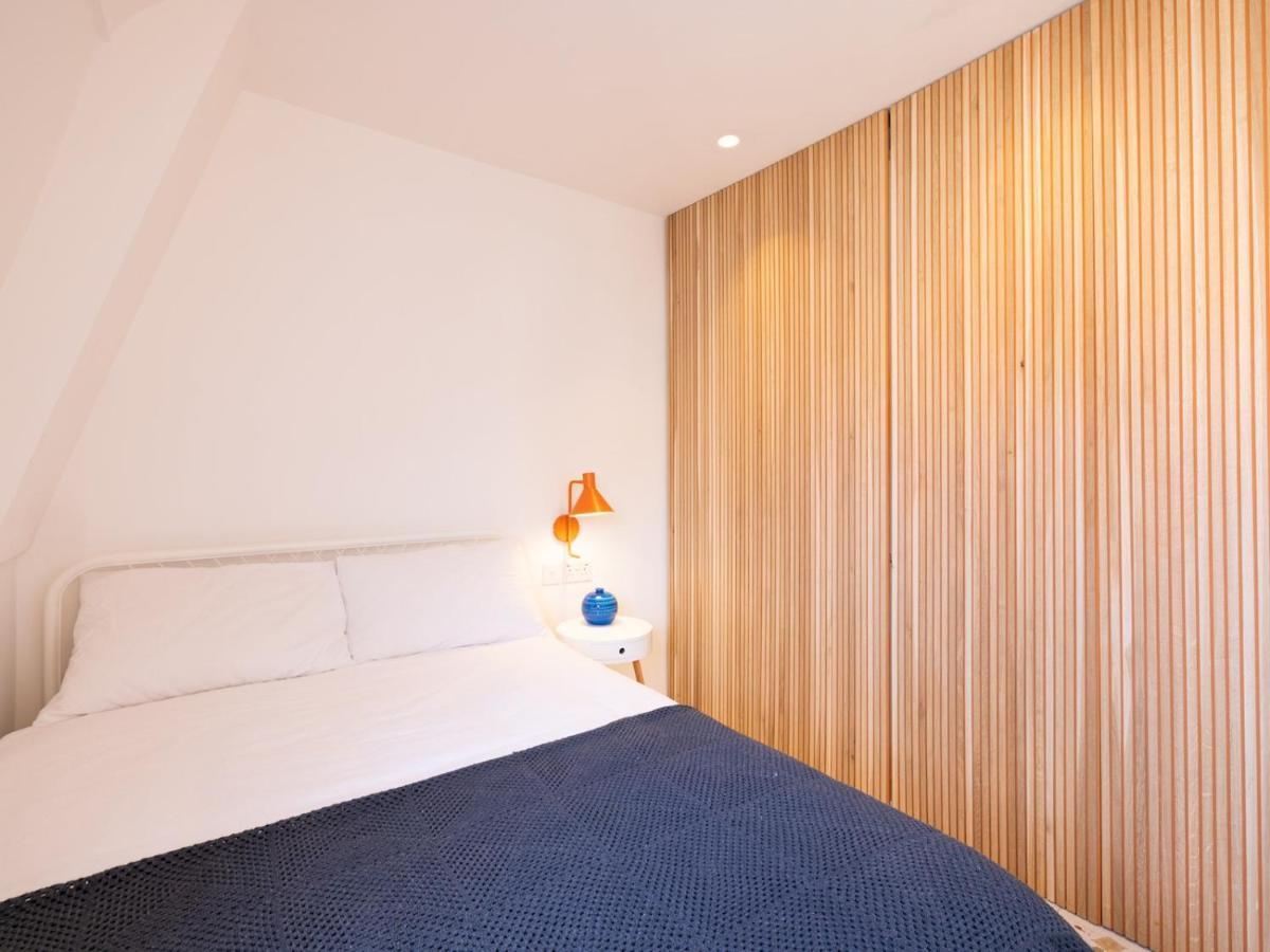 Pass The Keys Designer In The Heart Of Euston Londra